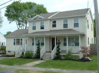19 Prince Pl, Danvers, MA 01923