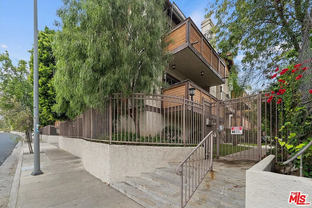 Building Photo - 5534 Sylmar Ave #7