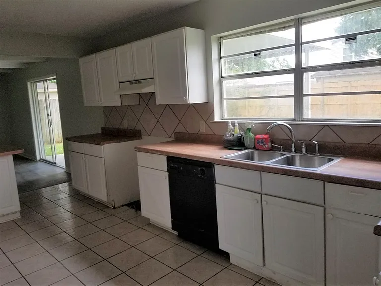 2312 Litchwood Ln — Photo 4