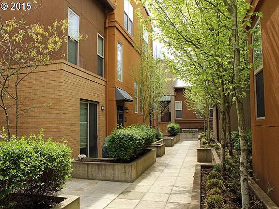 5th image of 6255 NE Carillion Dr Unit 202