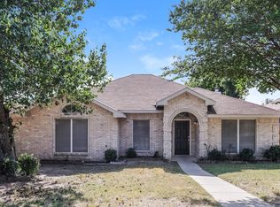 721 S Highland Dr, Cedar Hill, TX 75104