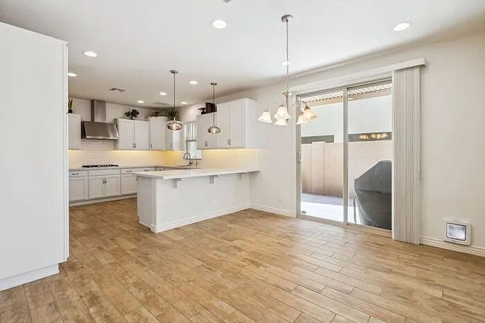 211 E Brinley Dr — Photo 9
