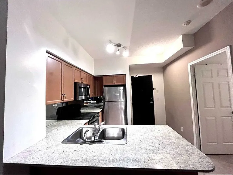 388 Prince Of Wales Dr #1605 — Photo 9