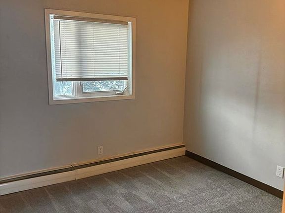 2nd image of 808 W 29th Pl APT 5