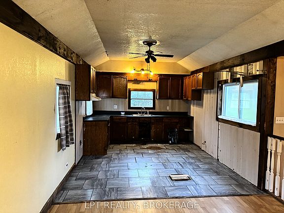 3rd image of 227 Big Hill Rd #1