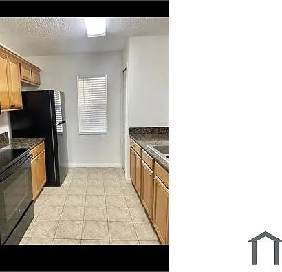 3 bed, 2800 sqft, $2,750 — Photo 4