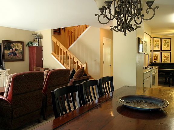 2nd image of 454 W Happfield Dr