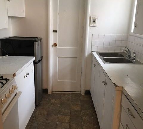 4th image of 423 E Main St APT 3