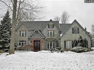 2946 Forest Lake Dr, Westlake, OH 44145