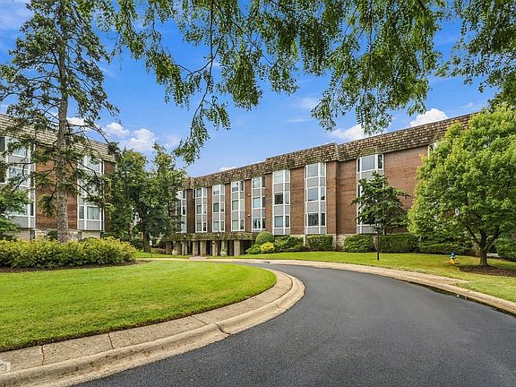 3rd image of 2600 Windsor Mall APT 3E
