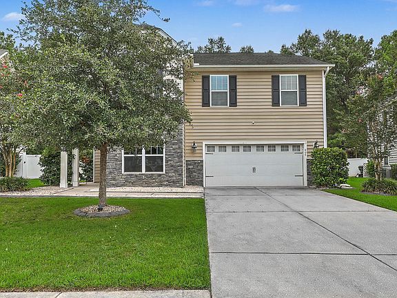 4th image of 409 Fetterbush Dr