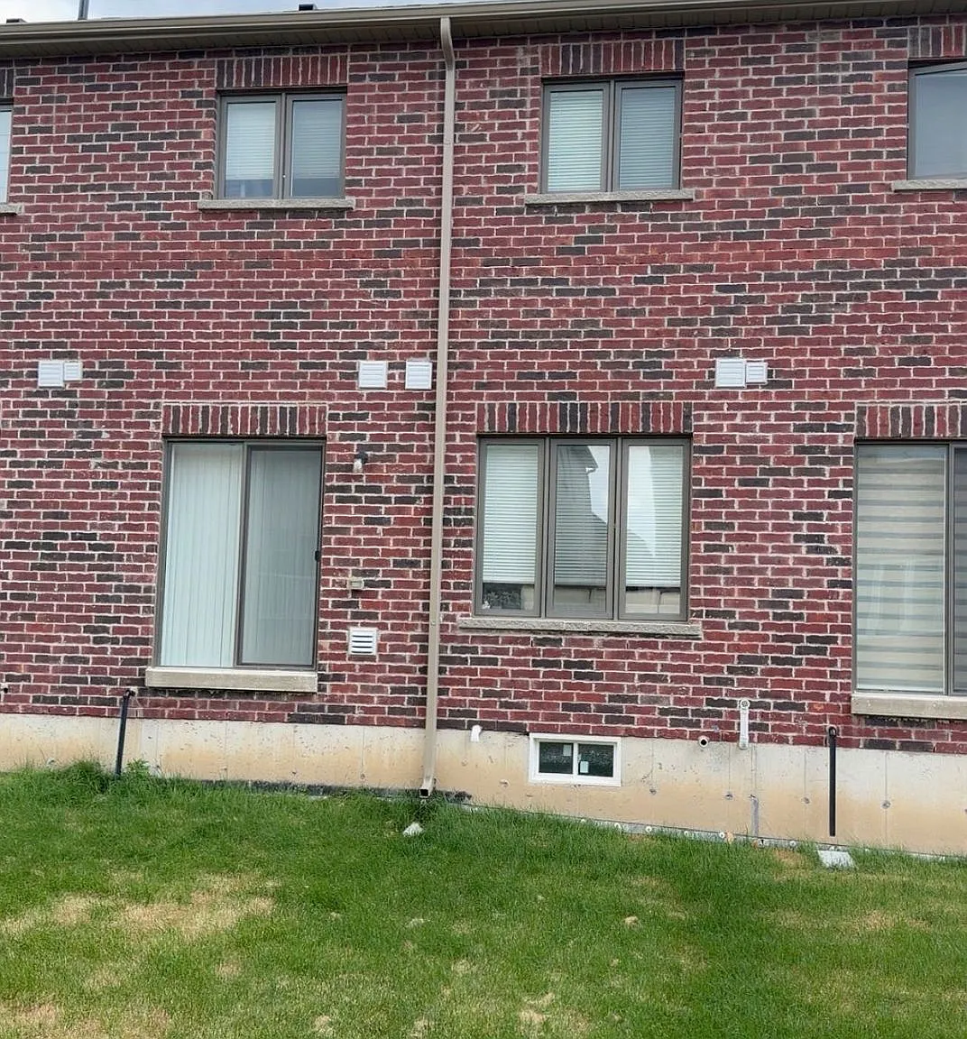 3 bed, $2,400 — Photo 2