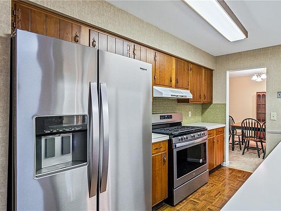 5th image of 684 Timothy Dr