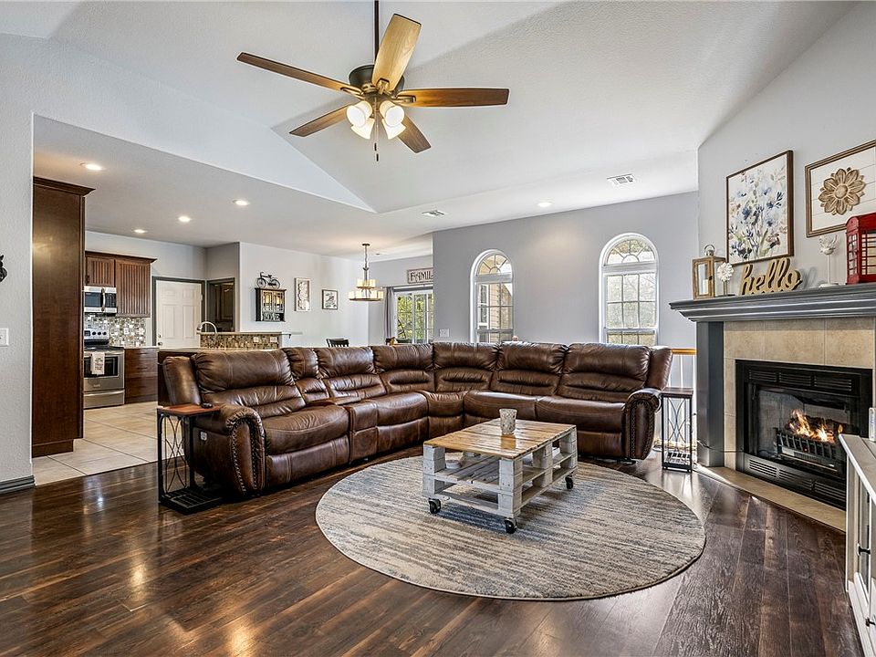 1st image of 15 Harrington Dr
