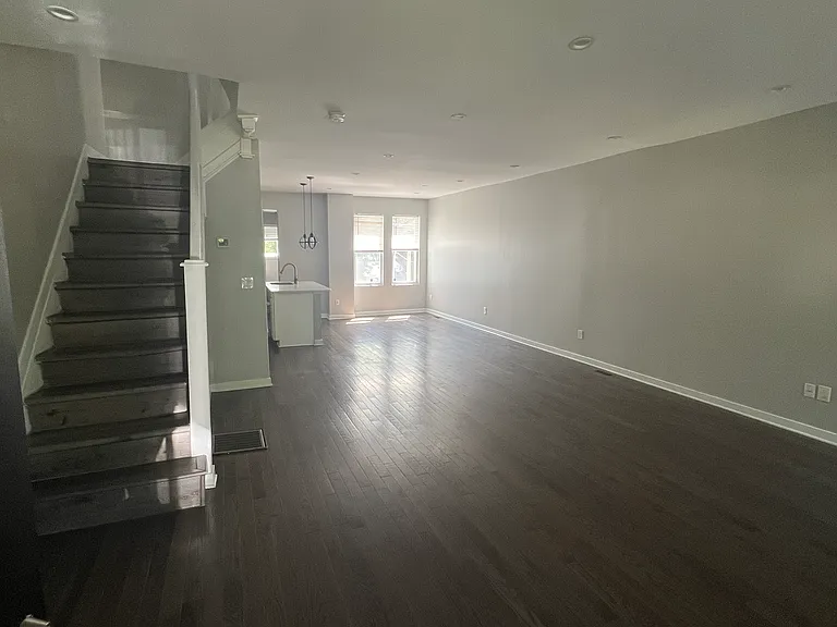 511 Wildwood Pkwy — Photo 11