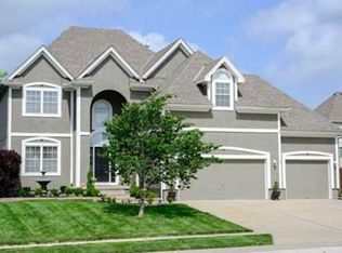 3824 SW Sandstone Dr, Lees Summit, MO 64082