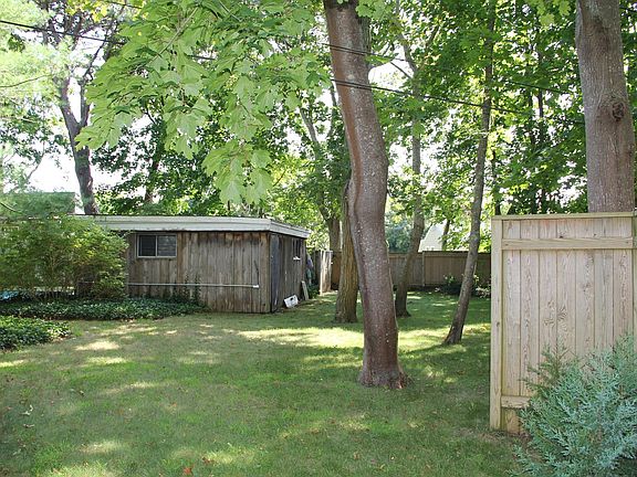 5th image of 4 Little Pine Ln