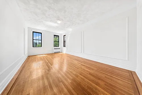 255 E 18th St #5A Photo 1 255 E 18th St #5A Photo 1