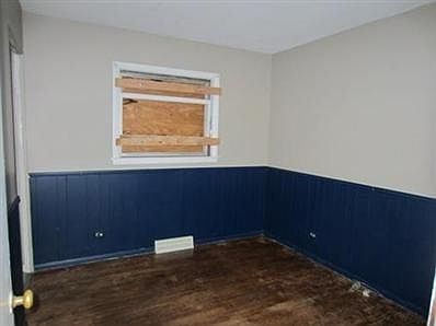 5th image of 353 N Emerald Ave