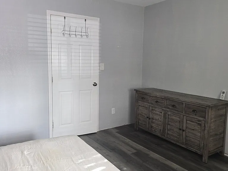 6101 Mohawk St — Photo 8