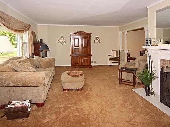 3rd image of 2928 W Rex Dr