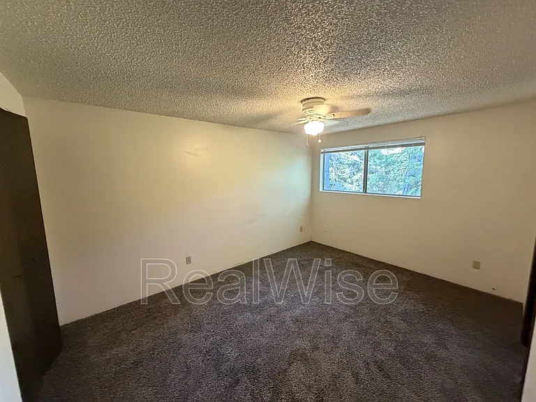 1223 NW Highland Ave #B — Photo 19