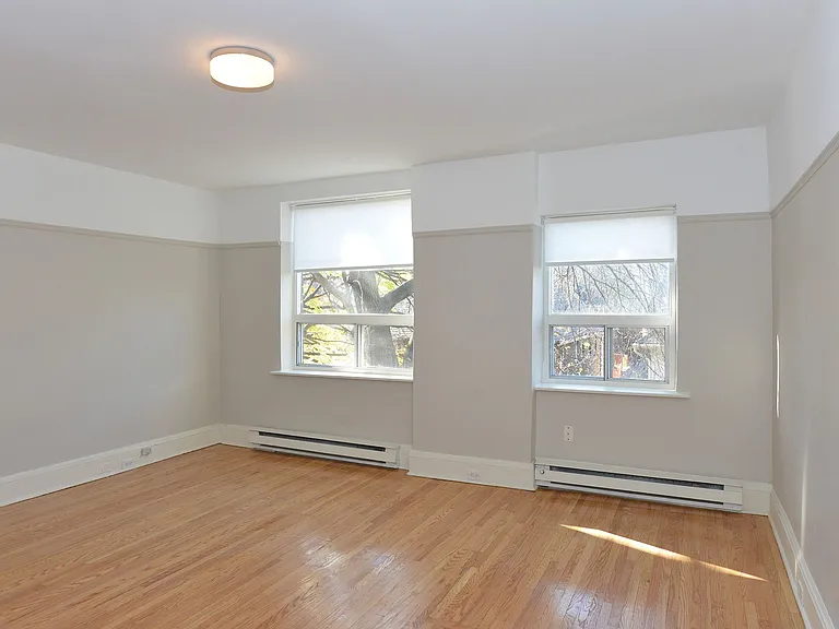 110 Oriole Pkwy #50040A-107 — Photo 5