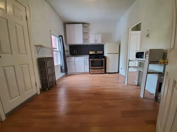 542 Lafayette Ave Floor 3, Brooklyn, NY 11205