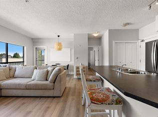 Short Street Village, Saanich, BC V8X 2V5