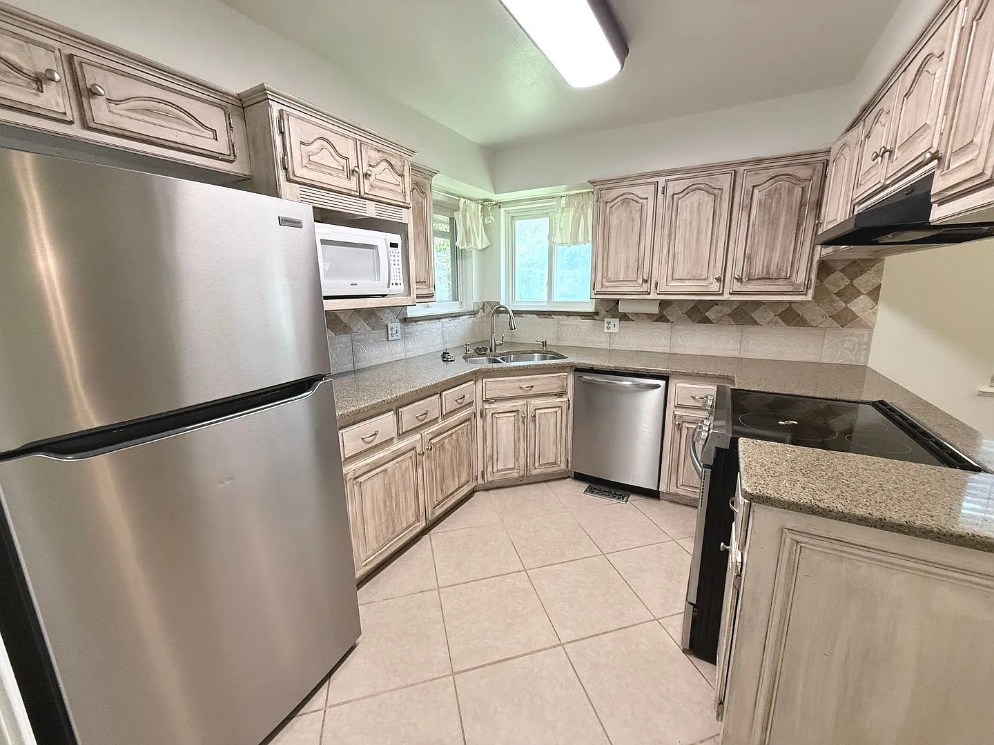 Large 3BD 2BA Home w/ Bonus Area in NW OKC, Edgewater Neighborhood!! — Photo 3