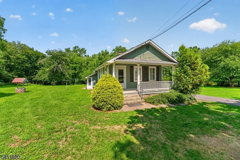 11 Pulaski Rd