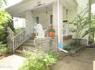 1241 S Garrison Ave, Carthage, MO 64836