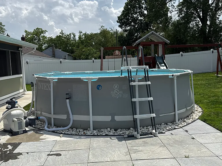 735 Baylor St — Photo 4