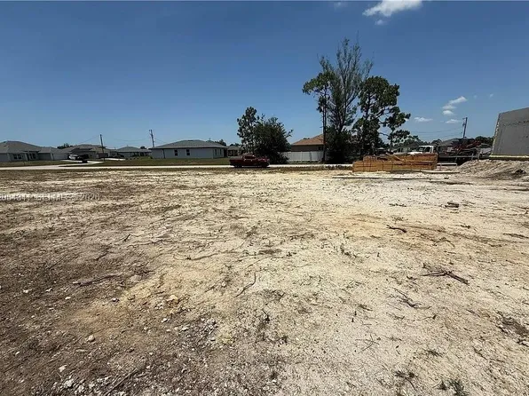 2208 NE 39th Ter, Cape Coral, FL 33909