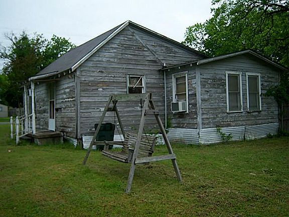 3rd image of 116 Lyndalyn St