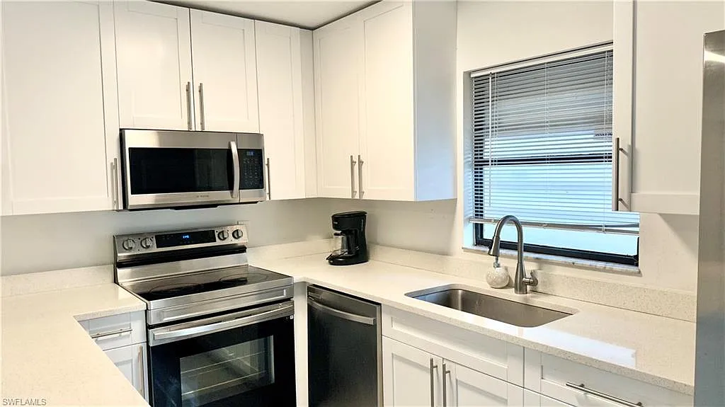 2 bed, 2.0 bath, 1278 sqft, $1,750 — Photo 2