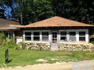 2115 Webster Park Dr, Howell, MI 48843