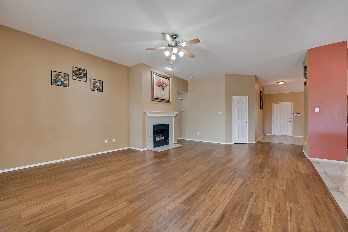Building Photo - 315 Red Oak Ct