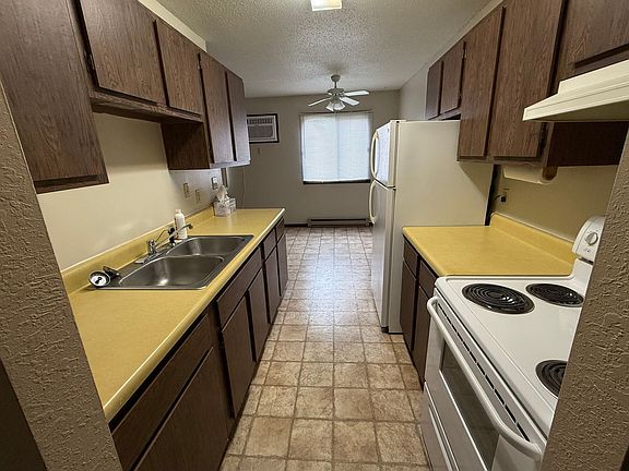 2nd image of 1025 7th Ave NE