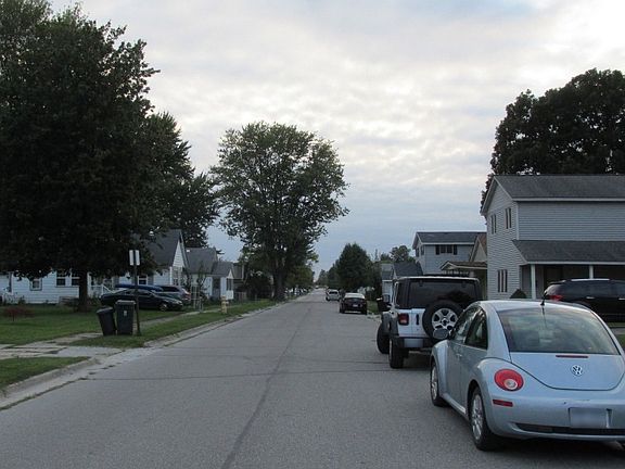 5th image of 610 Bruce St
