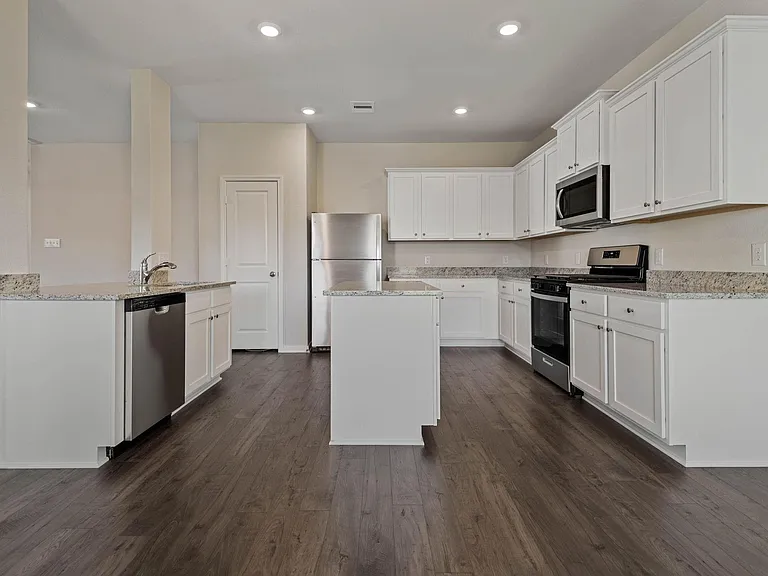 15870 Berry Hill Dr — Photo 6