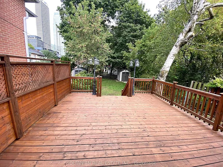 137 Colin Ave — Photo 34