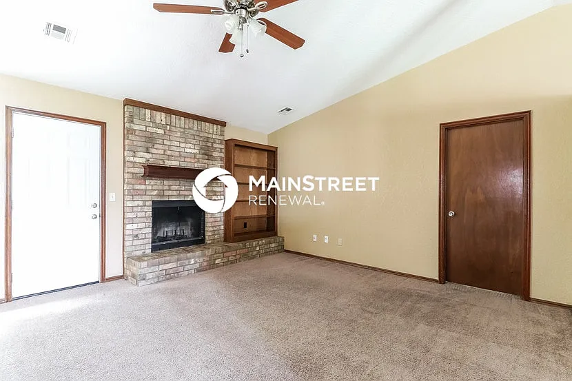 1716 Jackson Dr — Photo 4