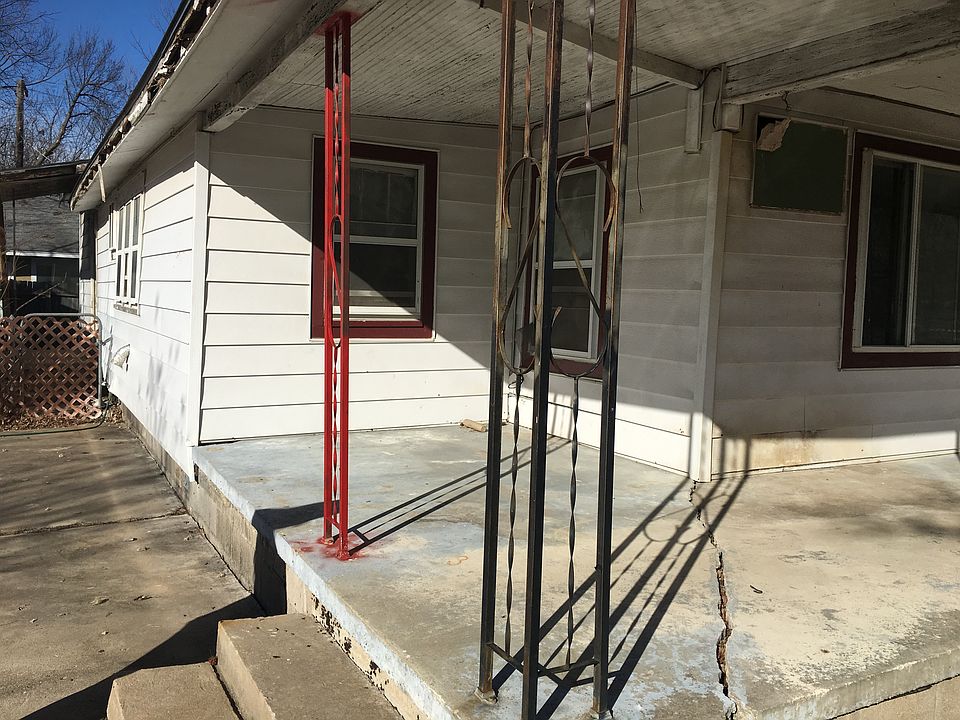 2nd image of 301 W Greeley St