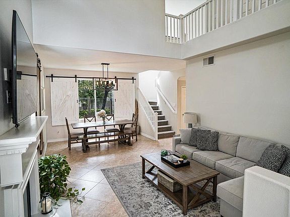 4th image of 27181 Manor Cir