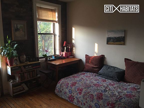 3rd image of 101 Charles St APT 5RW