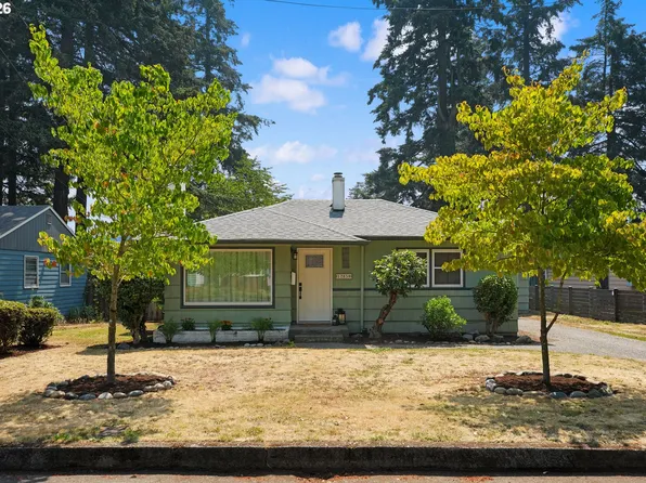 12050 NE Broadway St, Portland, OR 97220