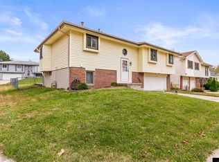6029 N 110th Cir, Omaha, NE 68164
