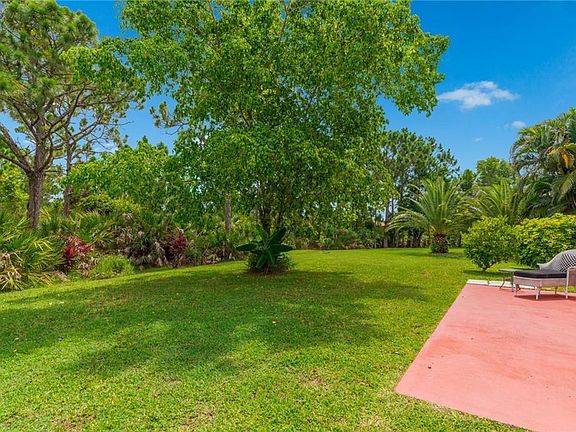 3rd image of 928 NW Waterlily Pl