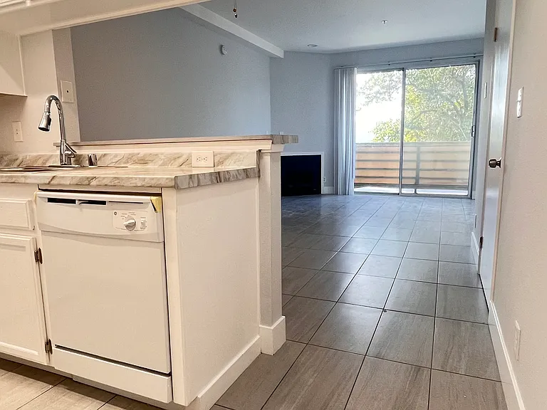 Roscoe Townhomes — Photo 41